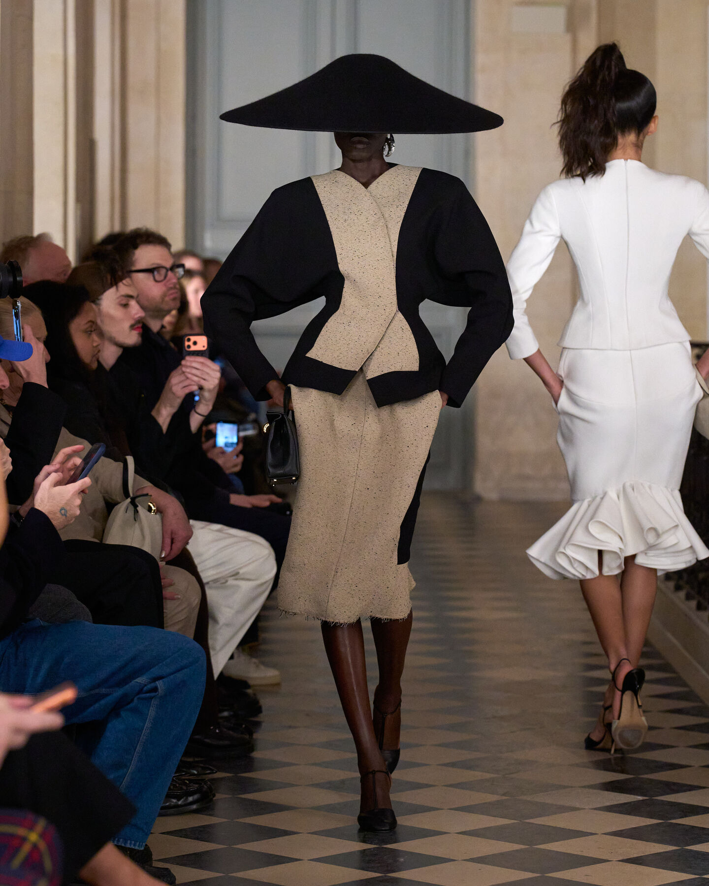 Look 3