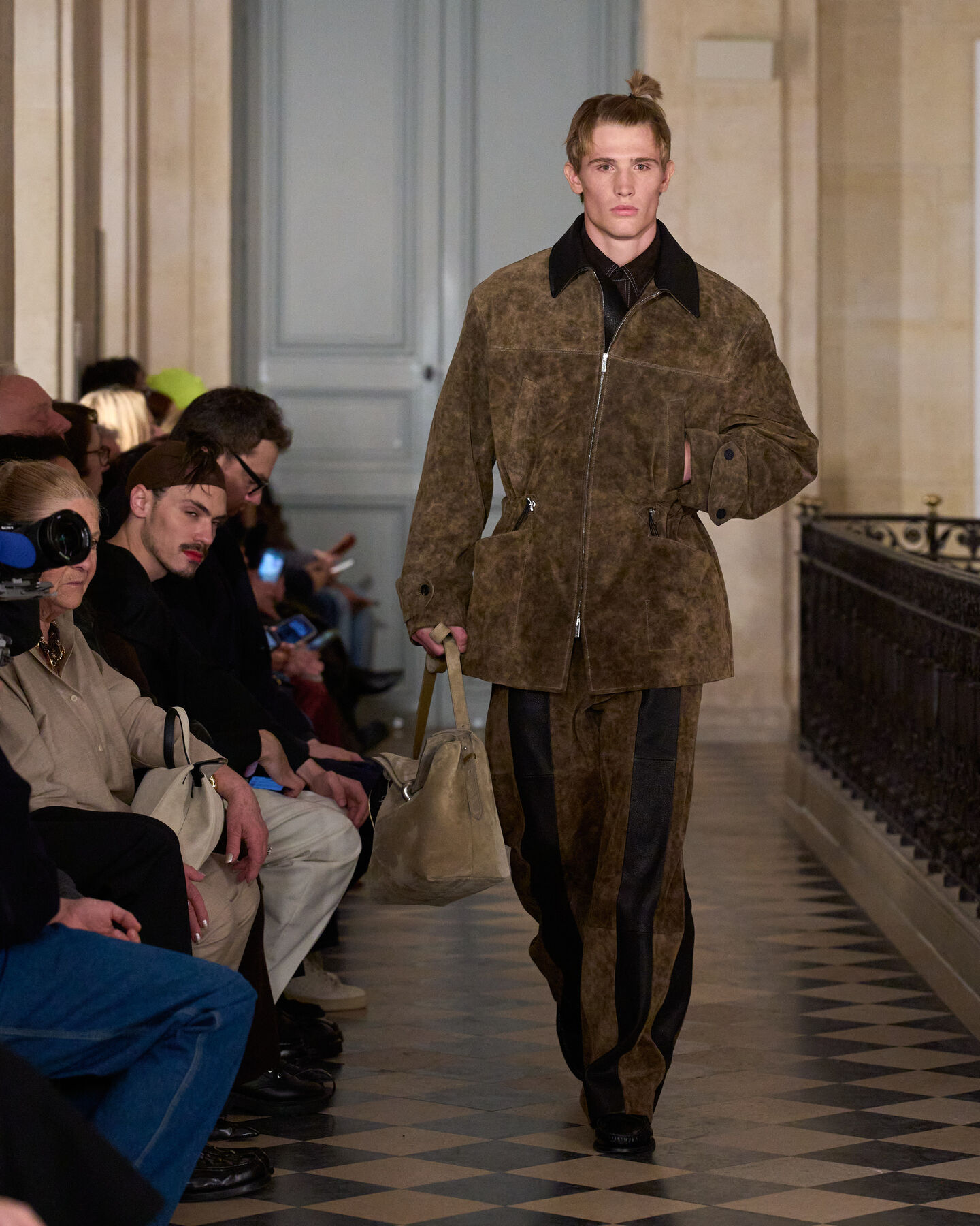 Look 30