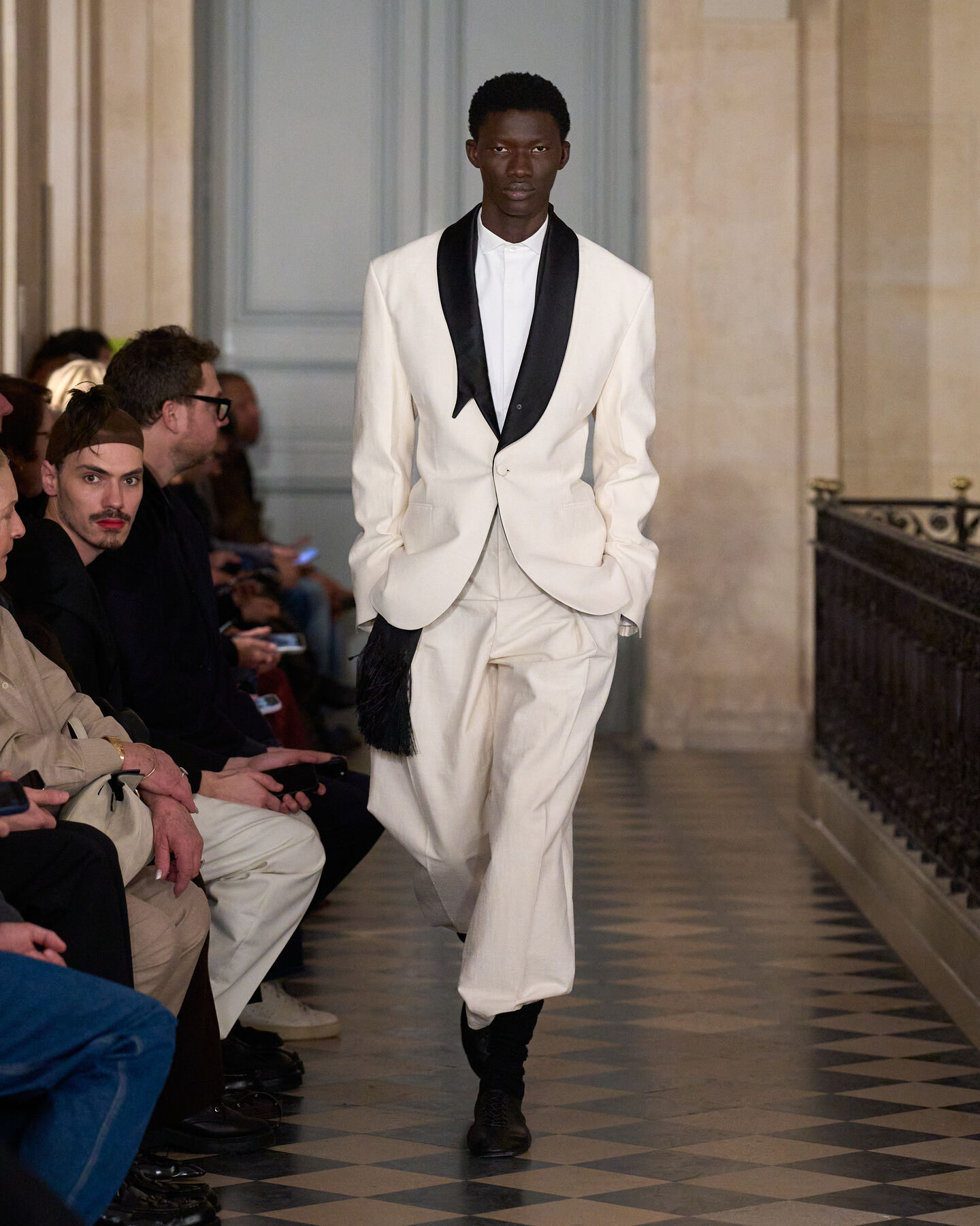 Look 70